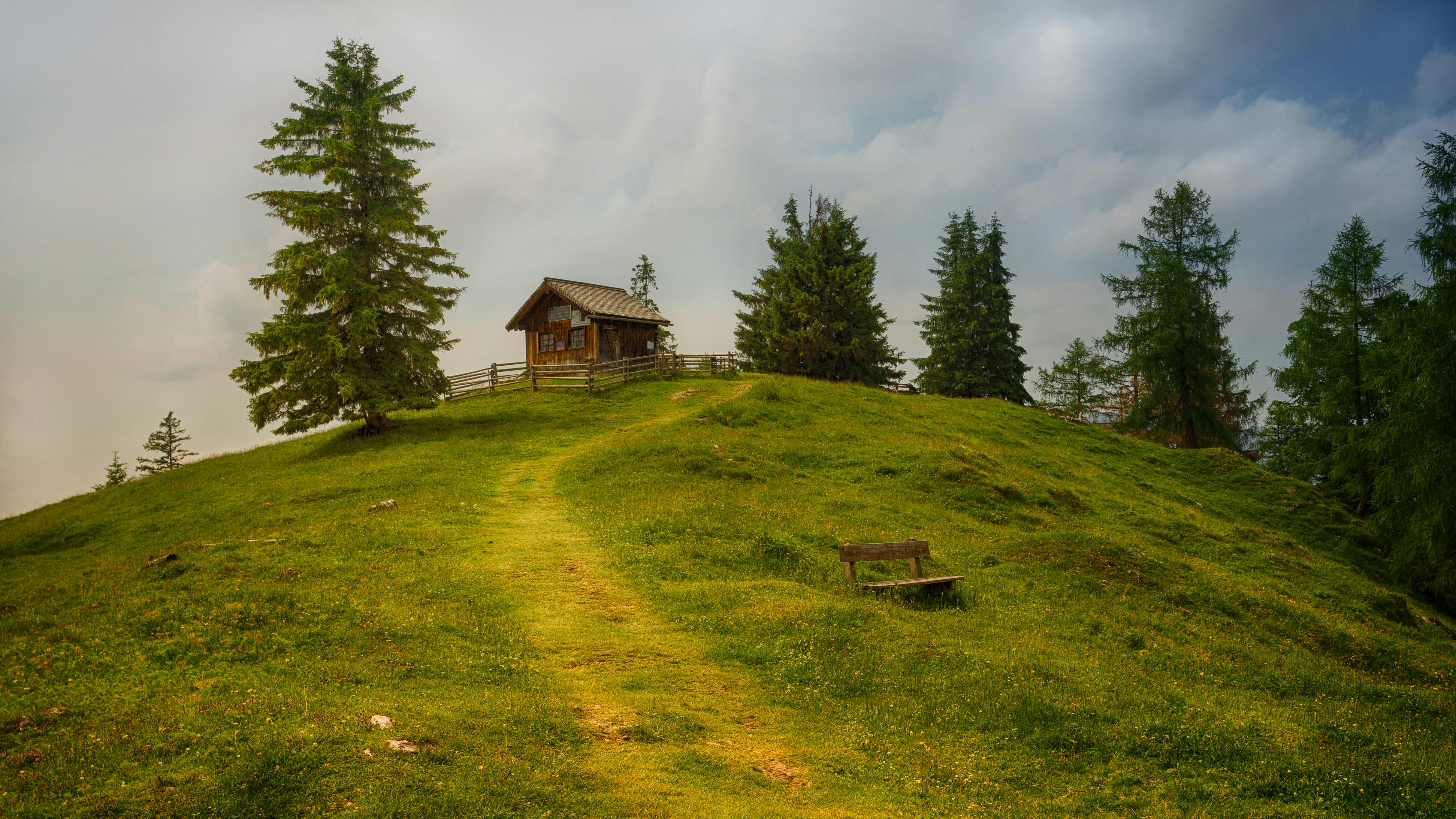 brown-wooden-house-free-stock-photo