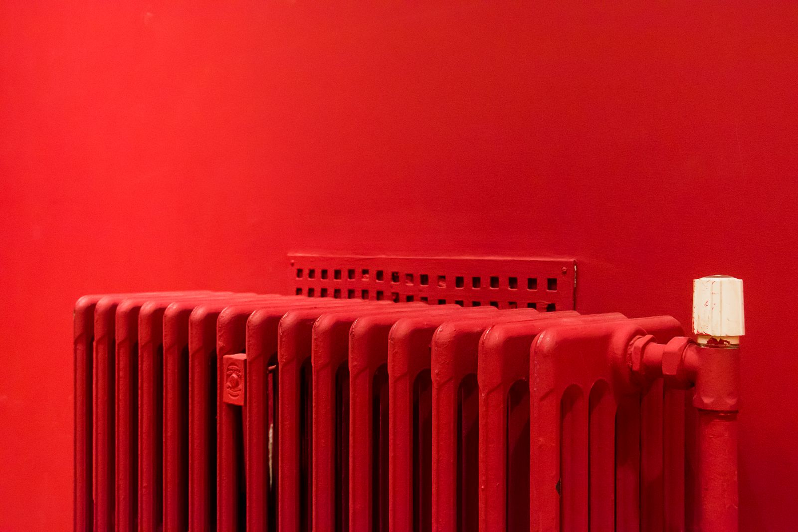 Heizungsprüfung im Mehrfamilienhaus: Für alte Anlagen läuft die Frist am 30. September 2027 ab