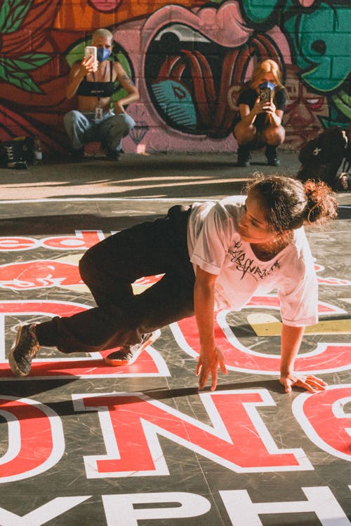 Foto d'estoc gratuïta de art de carrer, ballarina, break dance