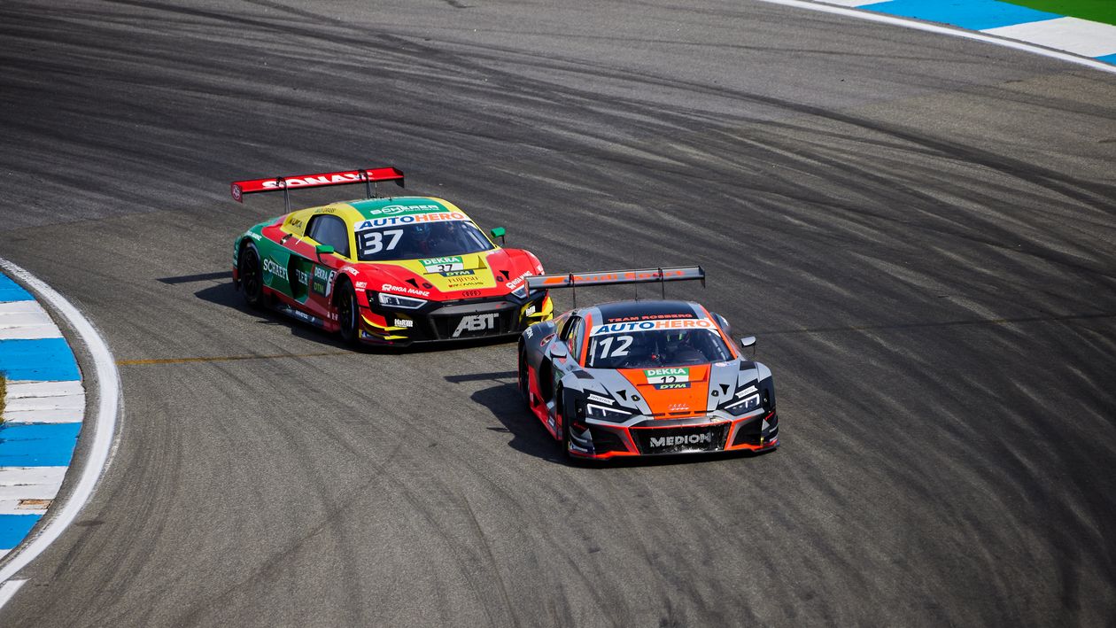 Two Cars on a Racetrack · Free Stock Photo