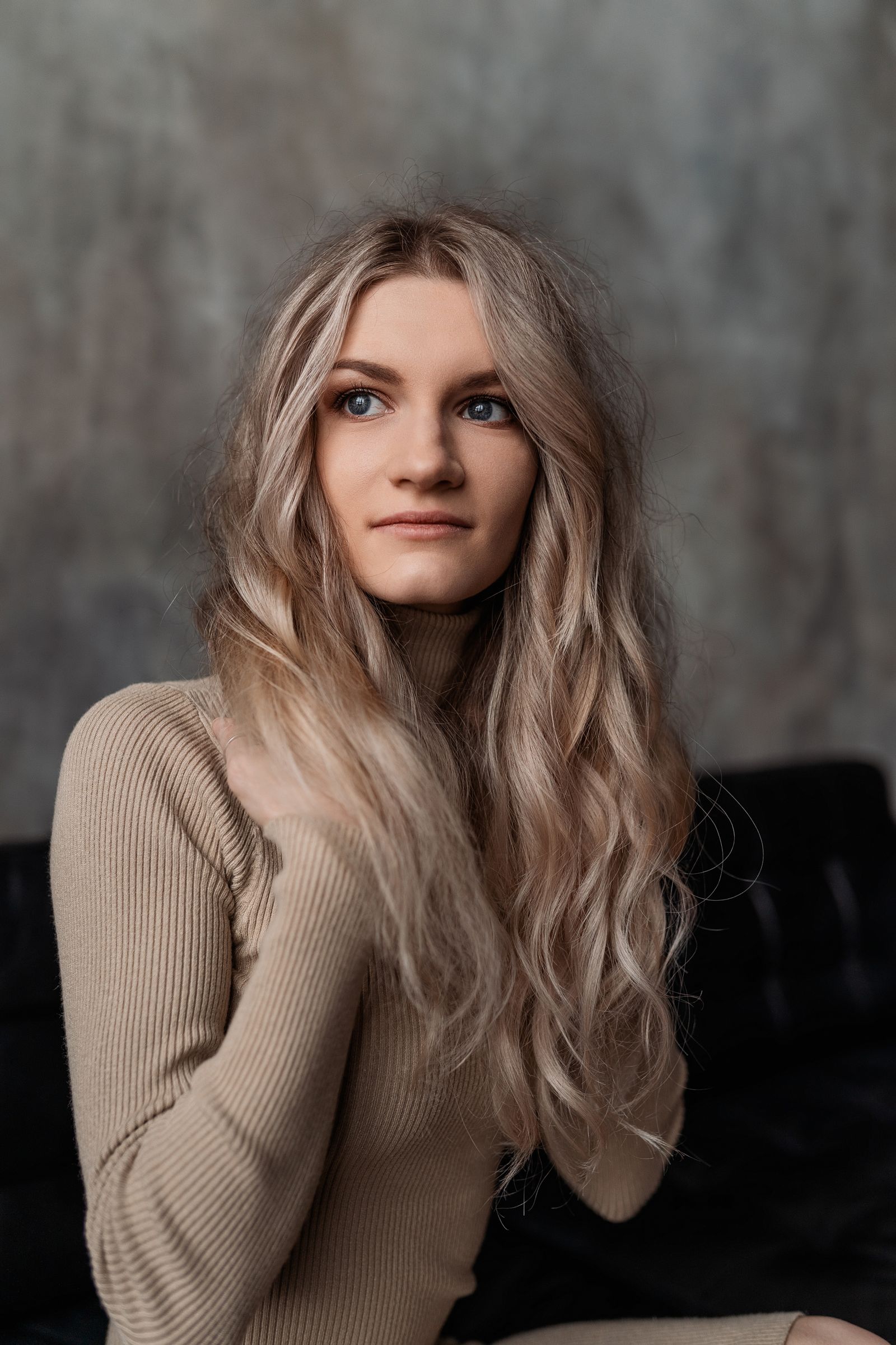 Woman with long blonde hair