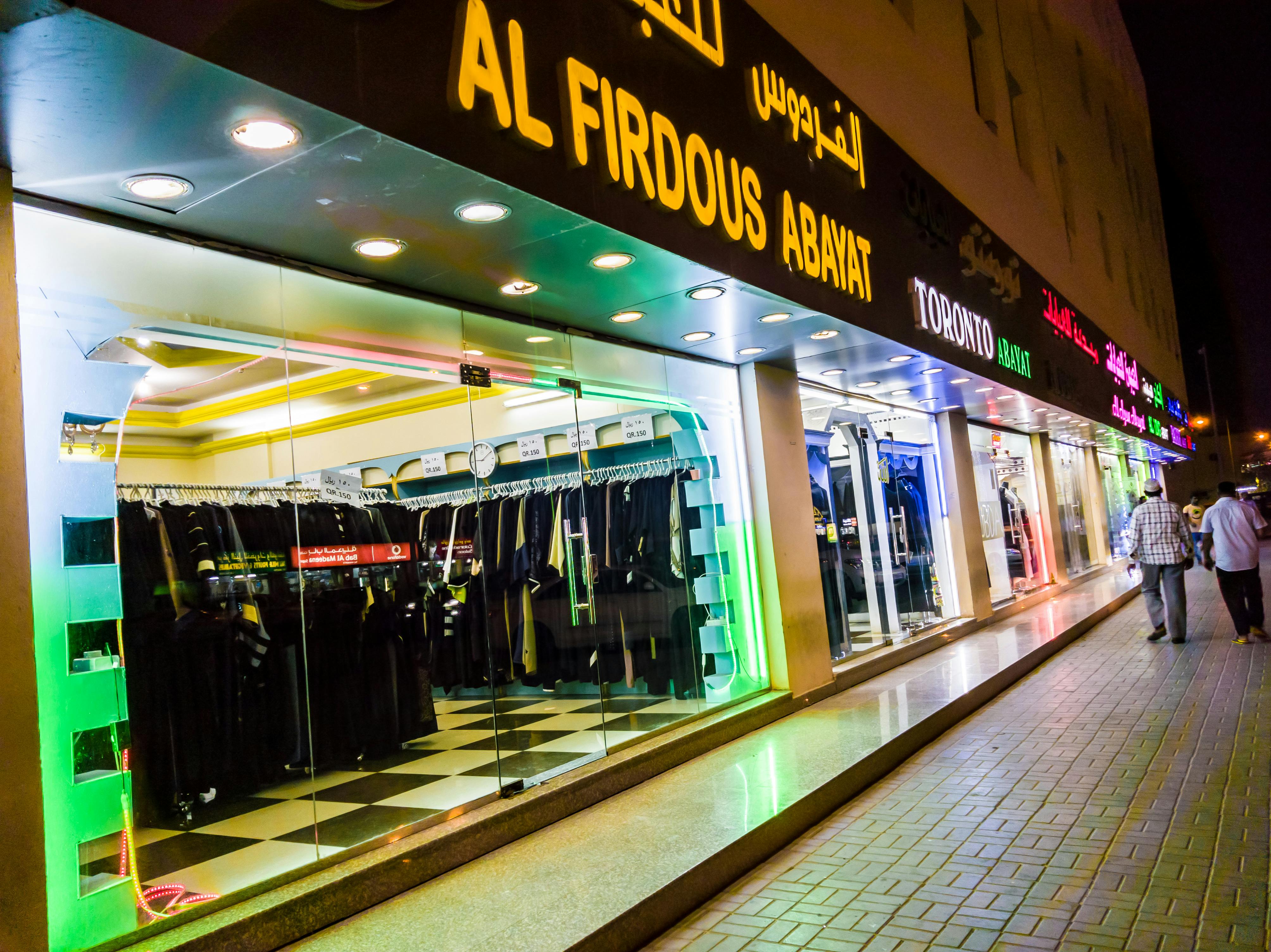 IoT environmental sensors monitoring air quality and water systems 2025