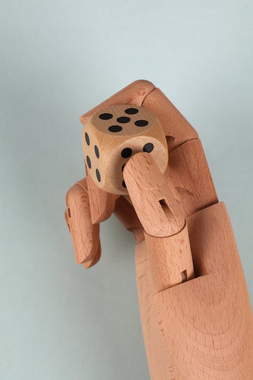 Bezpłatne Darmowe zdjęcie z galerii z drewniany, kość do gry, manekin Zdjęcie z galerii