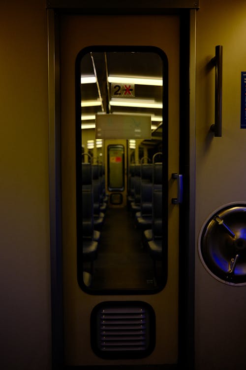 기차, 기차를 타다, 대중교통의 무료 스톡 사진