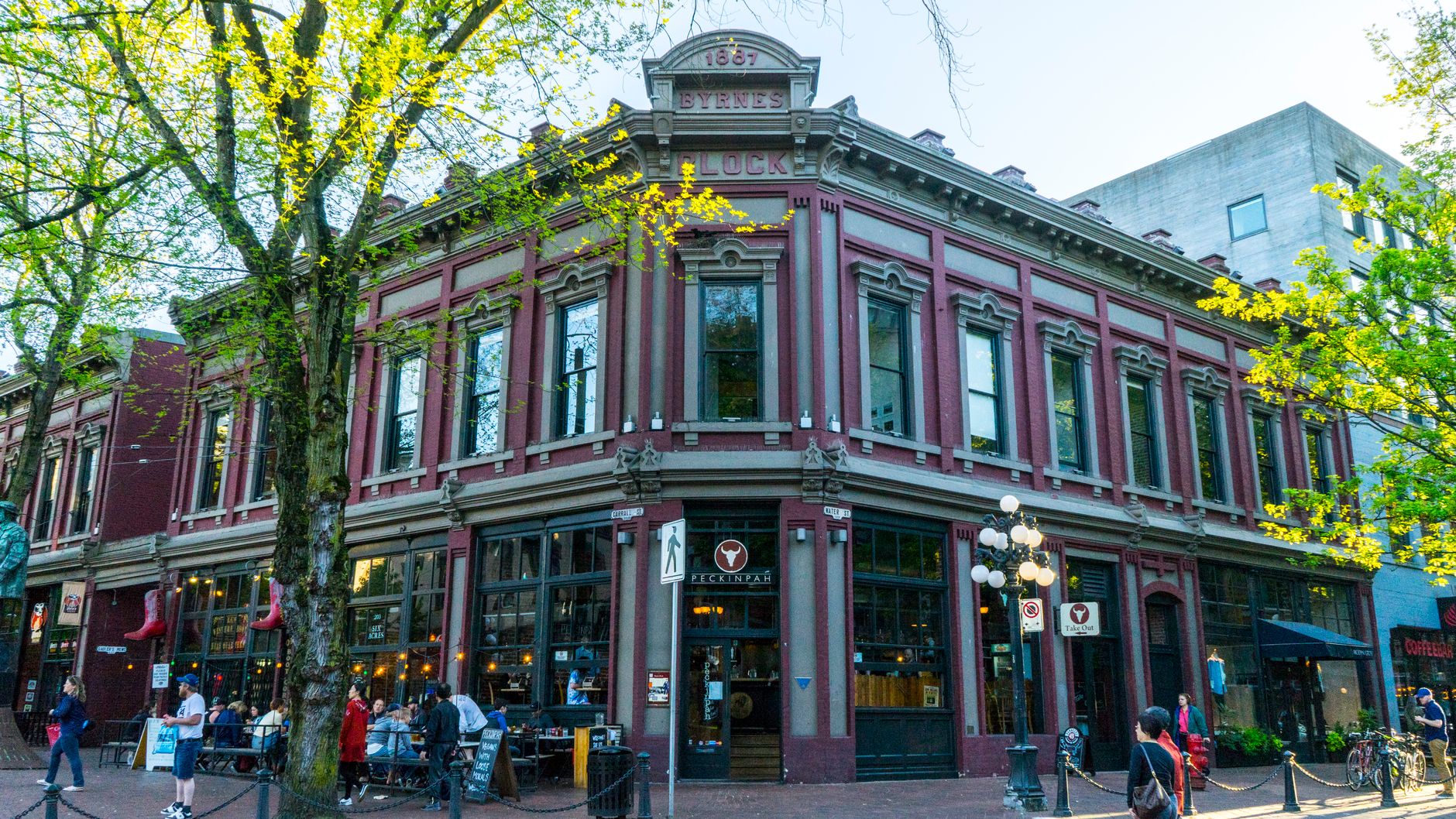 gastown vancouver steam clock historic cobblestone streets
