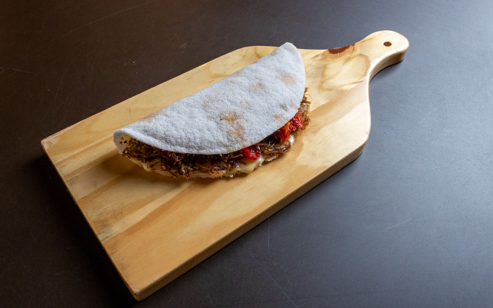 Foto de Tapioca de queijo coalho com tomate e orégano