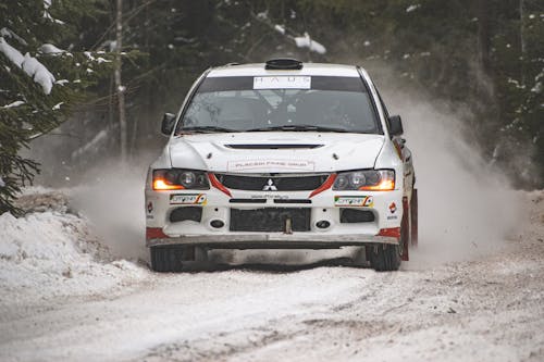 Immagine gratuita di automobile, corse automobilistiche, corse di rally