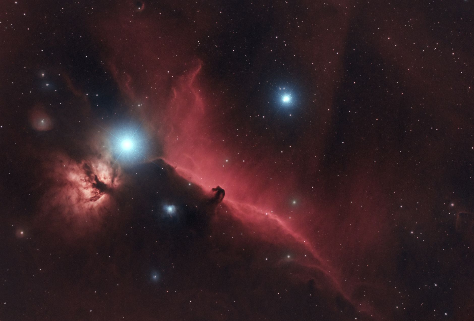 Kosmisches Nebel & Farben – Beeindruckende Weltraum-Wallpaper