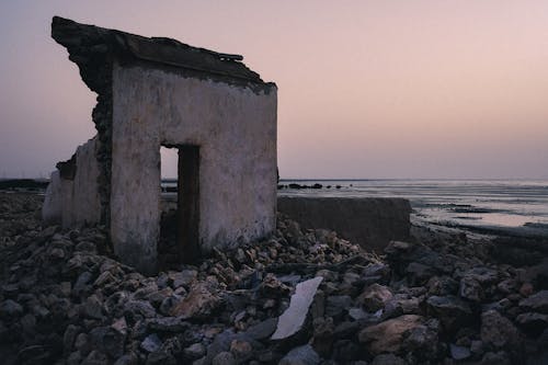 Building Ruins on the Seashore