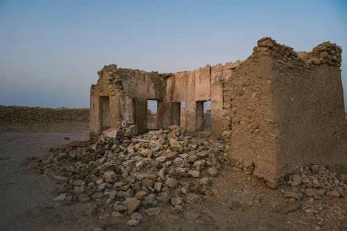 Darmowe zdjęcie z galerii z architektura arabska, błękitne niebo, niszczenie