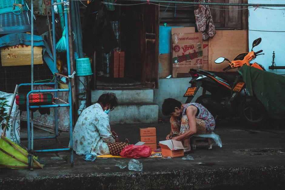 Bangkok Residents Navigate Severe Flooding Following Heavy Rainfall