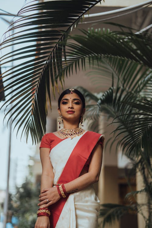 Free A Pretty Woman Wearing a Sari Stock Photo