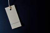 Blank paper price tag, photo by Miguel Á. Padriñán on Pexels