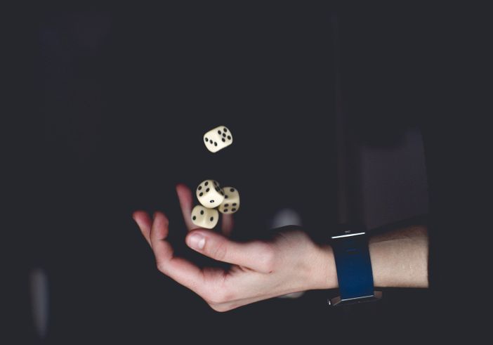 Online Casino: Spielautomaten und Live-Spiele im Überblick