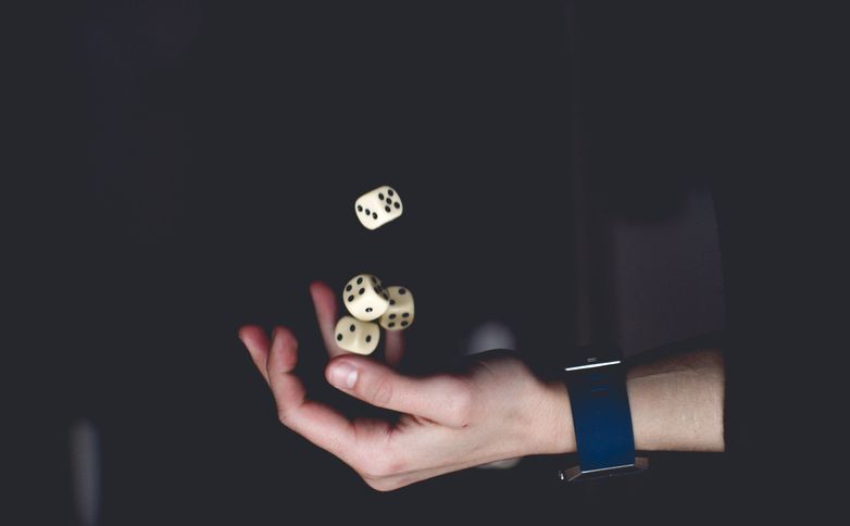 Online Casino: Spielautomaten und Live-Spiele im Überblick