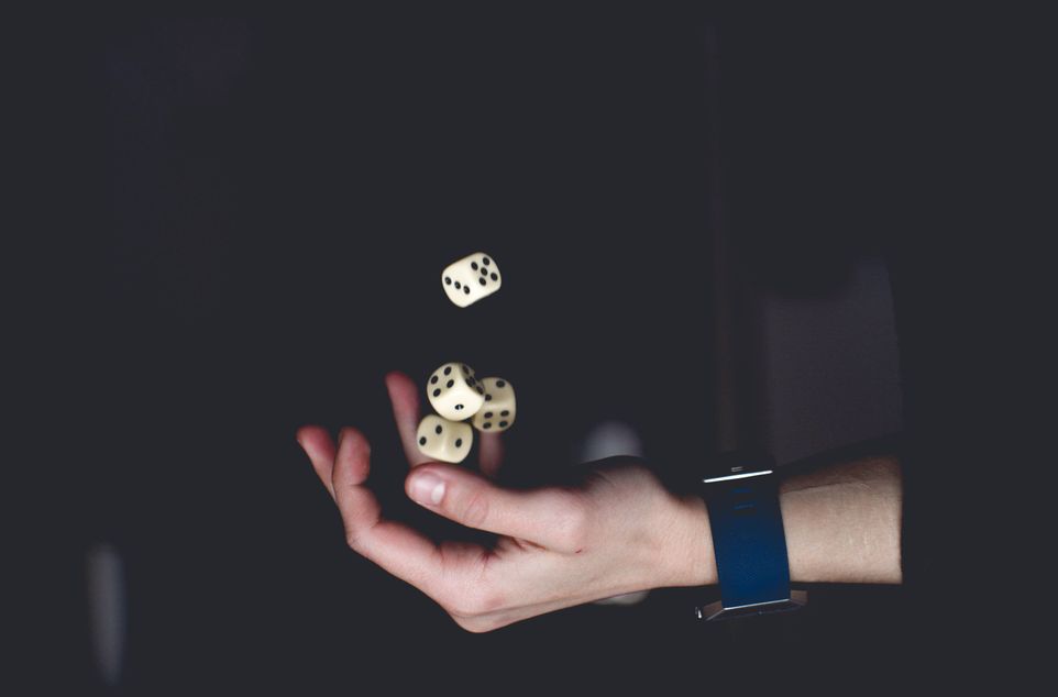Online Casino: Spielautomaten und Live-Spiele im Überblick