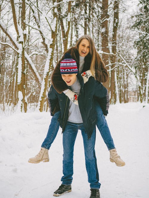 Fotobanka s bezplatnými fotkami na tému dvojica, jazda na prasiatko, láska