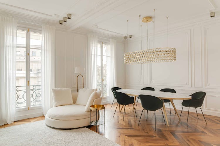 Black And White And Copper Colours In Sitting Room Arrangement