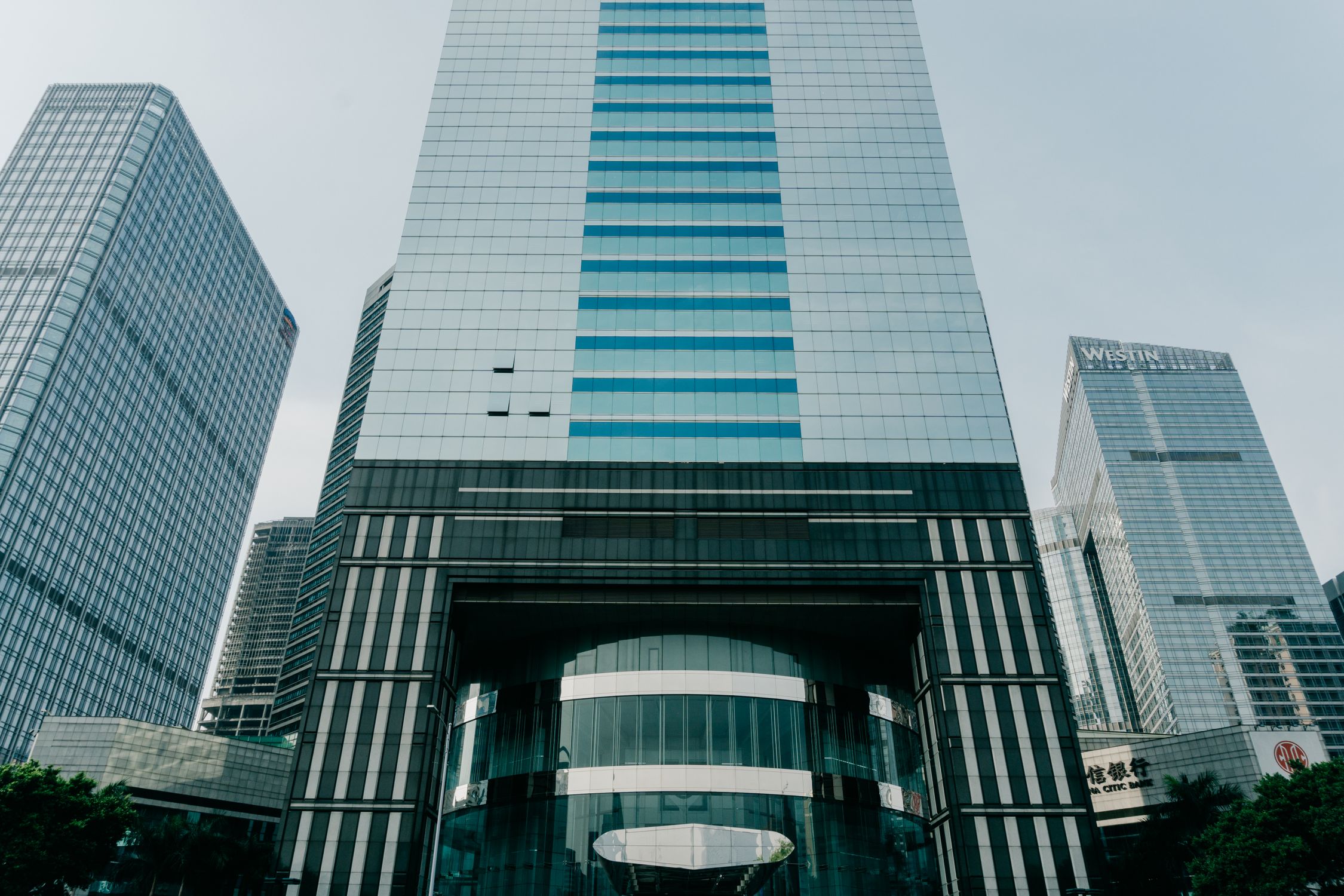Gray Building · Free Stock Photo