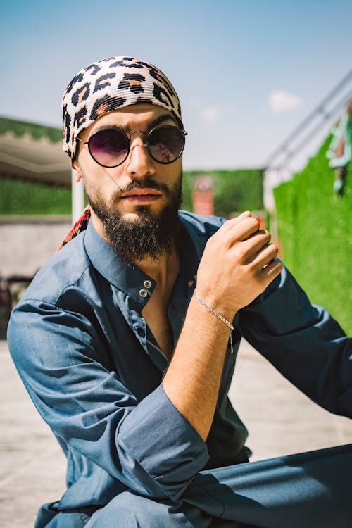 Foto d'estoc gratuïta de assegut, barba, bigoti