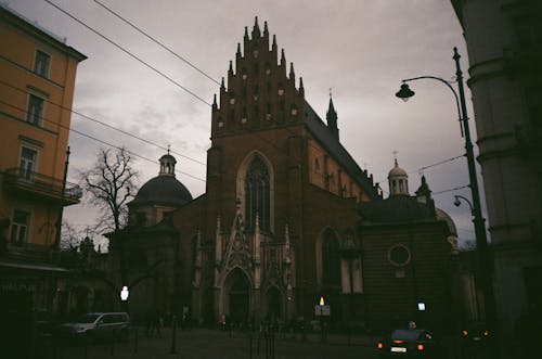 Foto d'estoc gratuïta de arquitectura gòtica, capvespre, catedral