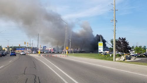 Kostenloses Stock Foto zu feuer, gebäude, gebäude in brand