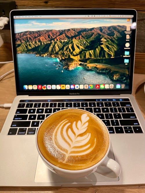 Latte art in Coffee Fellows 