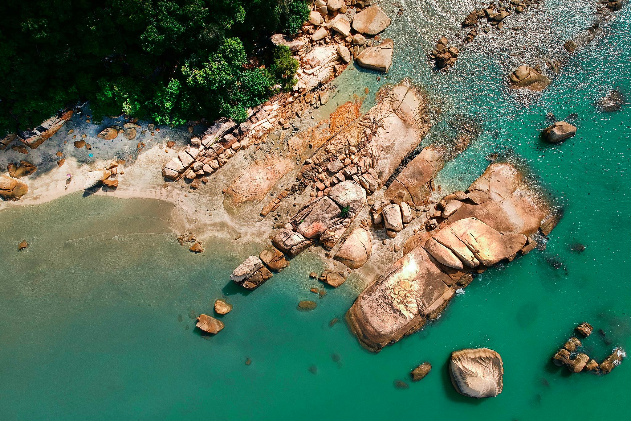 Aerial Photography of Brown Rocky Shoreline · Free Stock Photo