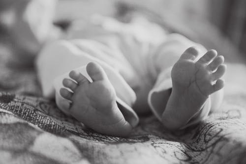 Gratis stockfoto met baby, detailopname, eenkleurig