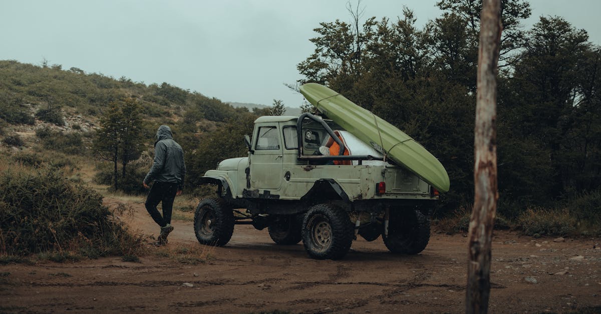 伊朗飛彈襲擊波灣多國 杜拜國際機場與帆船飯店遭受重創