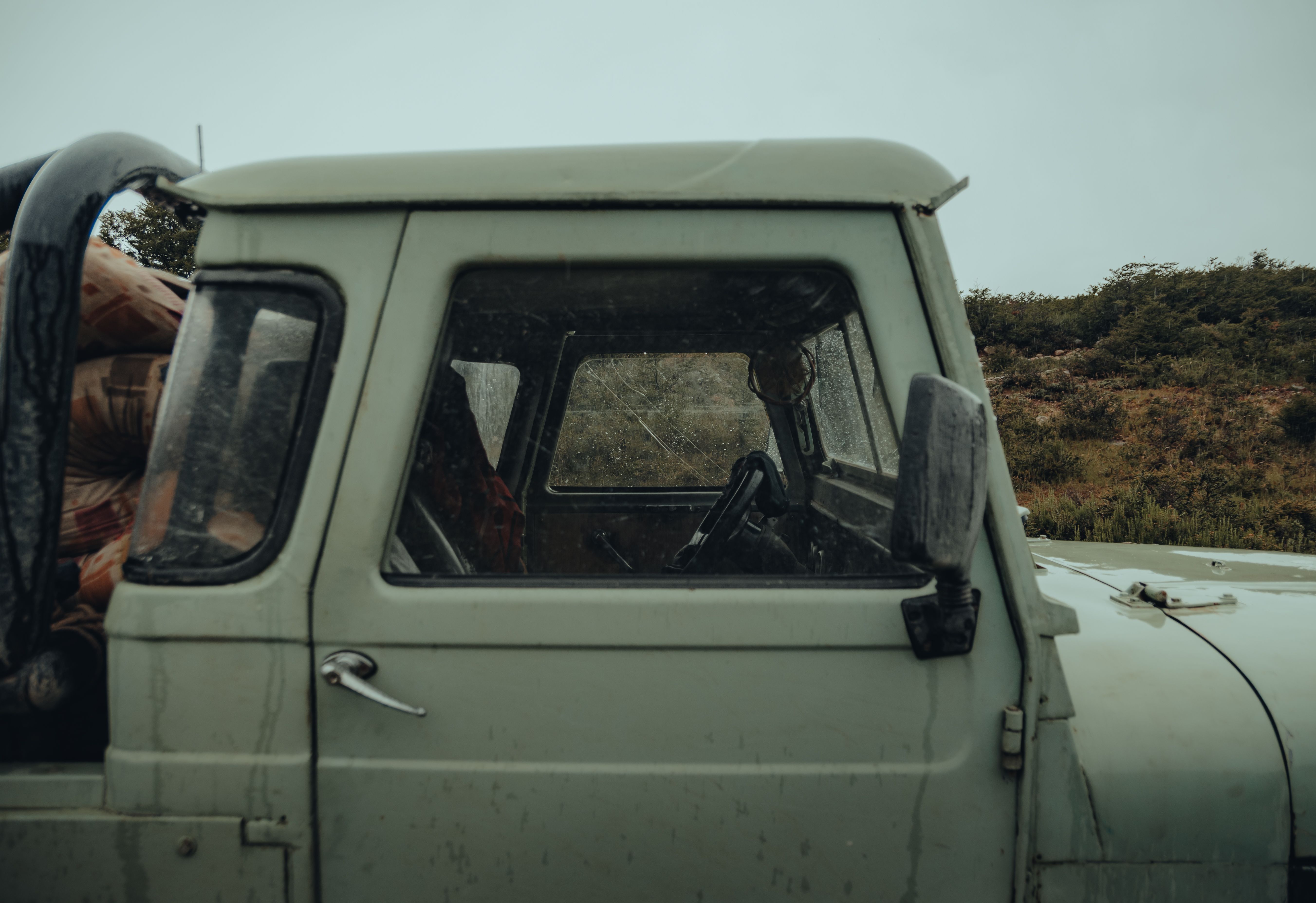 Window and Door of Old Vehicle · Free Stock Photo
