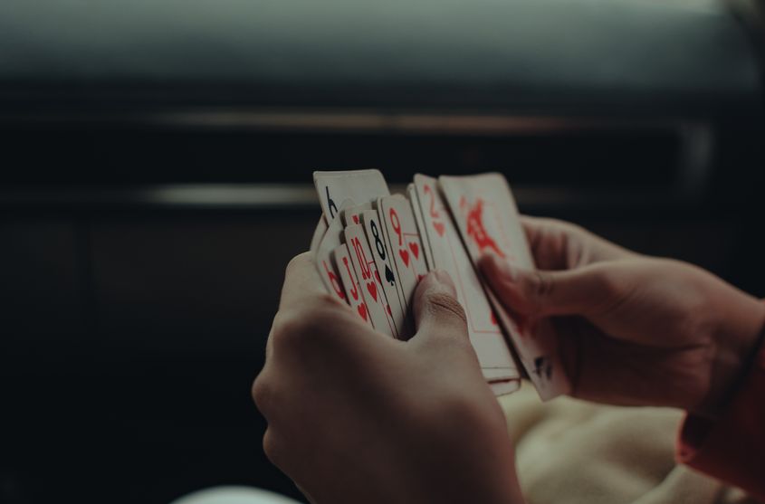 Online Casino: Spielautomaten und Live-Spiele im Überblick