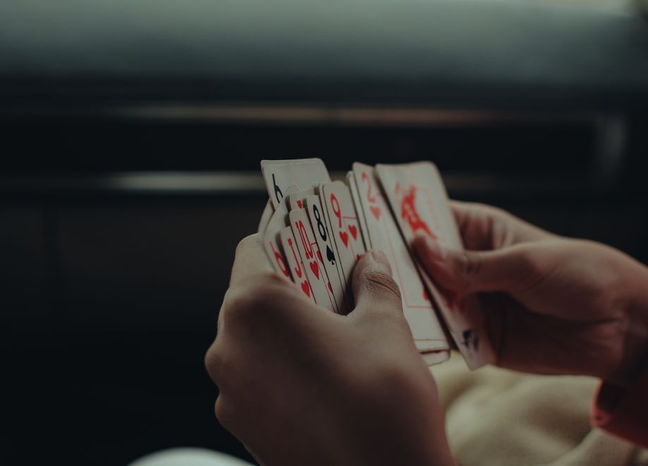 Online Casino: Spielautomaten und Live-Spiele im Überblick