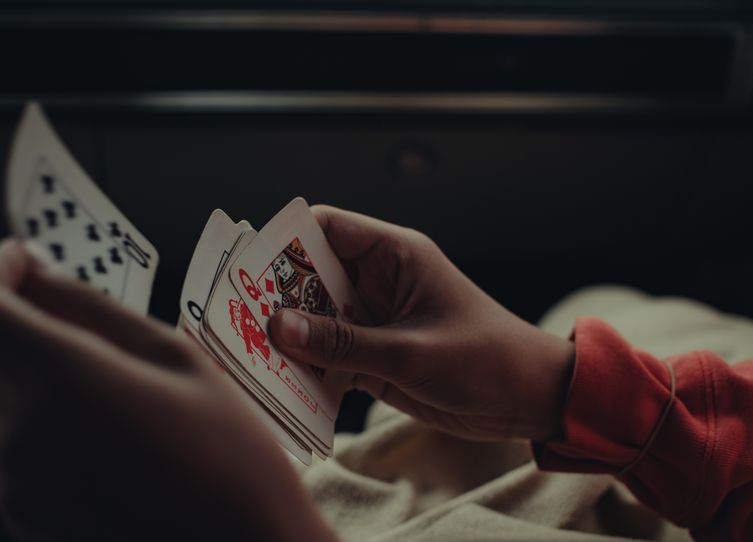 Online Casino: Spielautomaten und Live-Spiele im Überblick