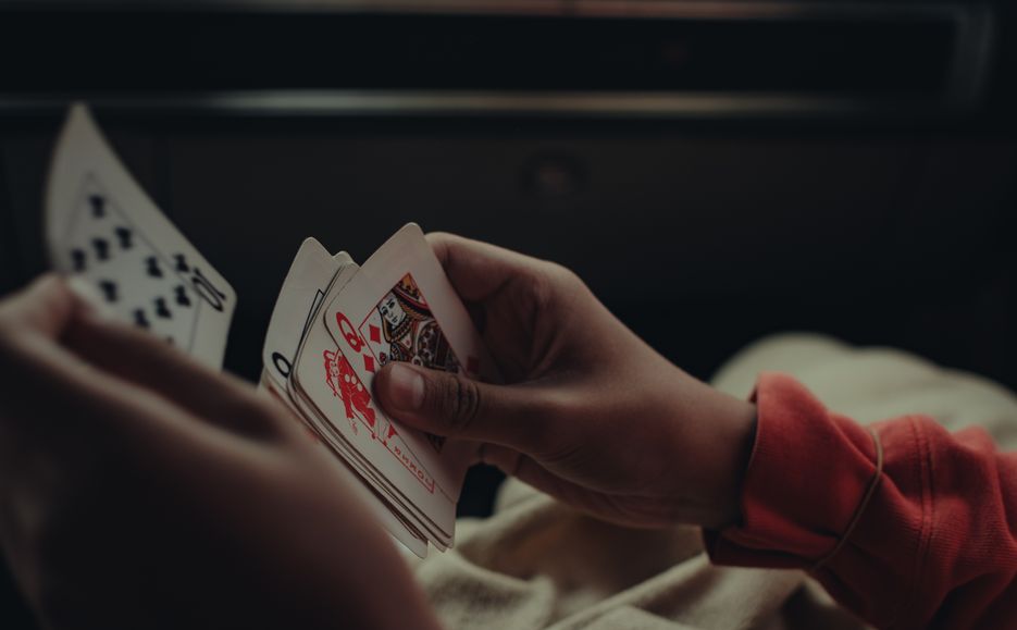 Online Casino: Spielautomaten und Live-Spiele im Überblick