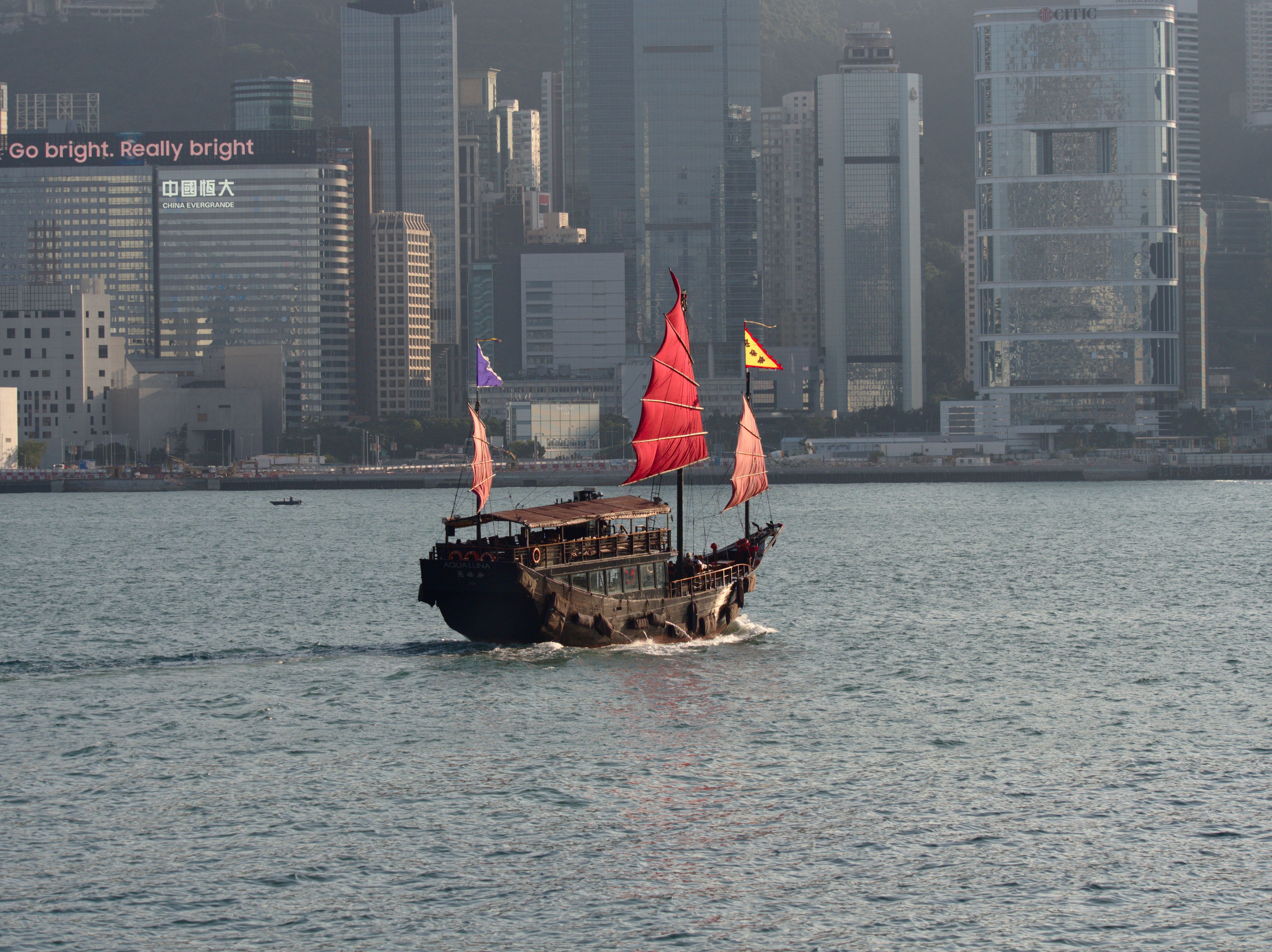 Junk Boat on Hong-Kong Waters · Free Stock Photo