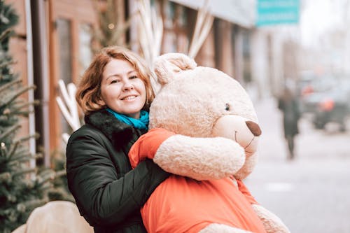 Gratis stockfoto met detailopname, knuffel, mevrouw