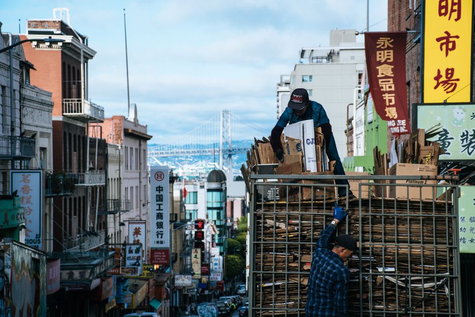 Oxygen delivery team loading cylinders