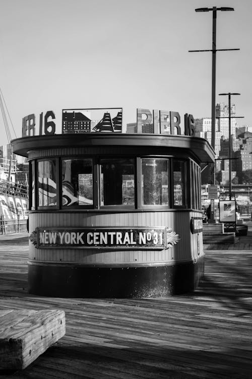 Grayscale Photo of a Ticket Booth in New York Pier !6
