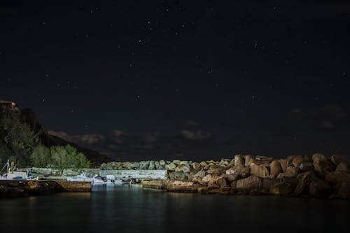 Foto d'estoc gratuïta de nit, rocallós, roques