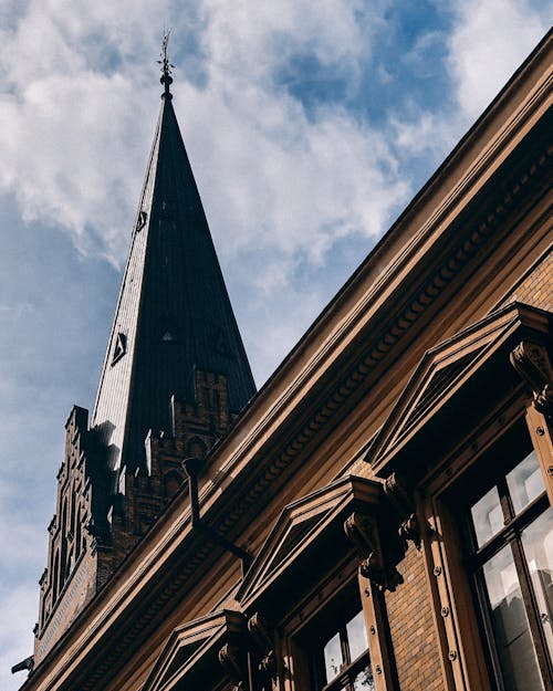 Gratis lagerfoto af kirke, lodret skud, lokale vartegn