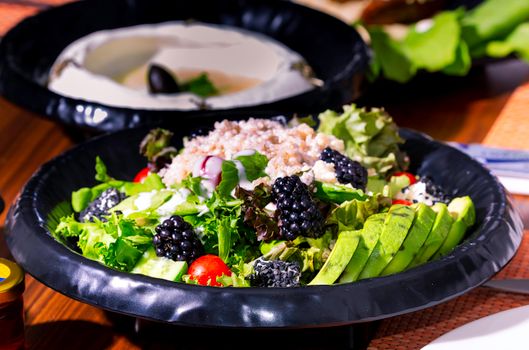 Salade de pêches grillées
