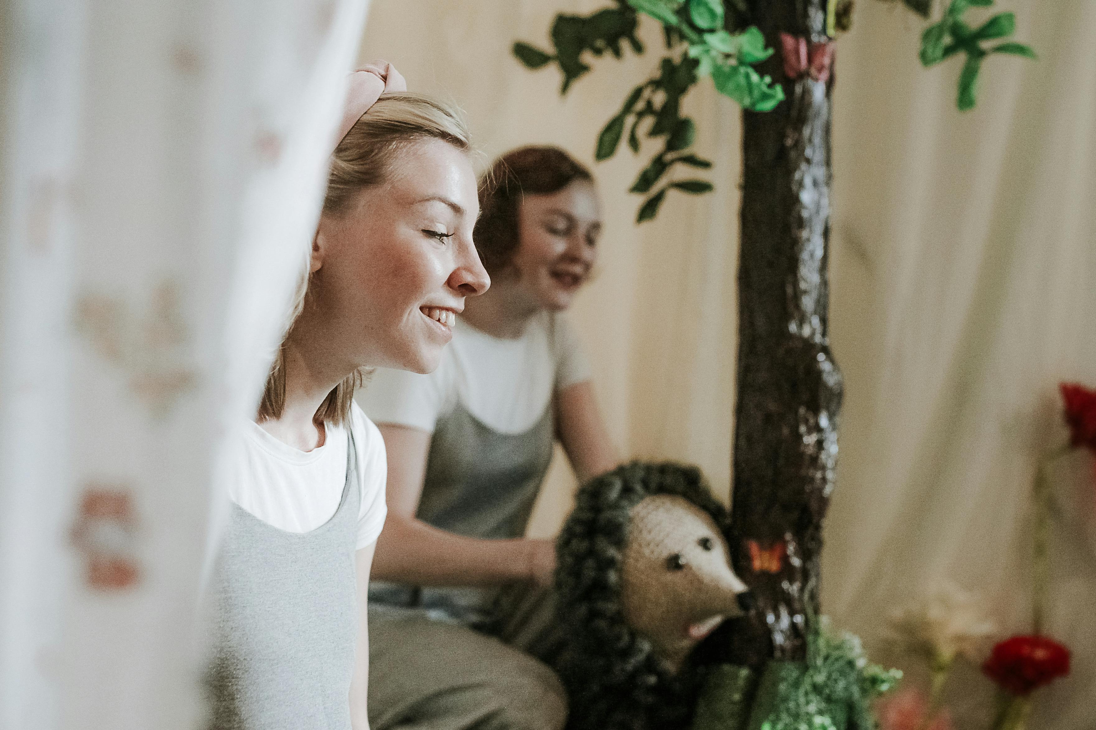 Ücretsiz ağaç, arka fon, arkadaşlık içeren Ücretsiz stok fotoğraf Stok Fotoğraflar