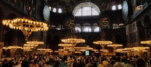 Crowd in Hagia Sophia