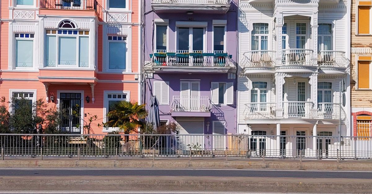 A Wooden Bench on a Sidewalk in Istanbul, Turkey · Free Stock Photo