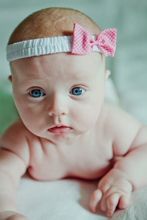 Gratis stockfoto met baby, blauwe ogen, detailopname