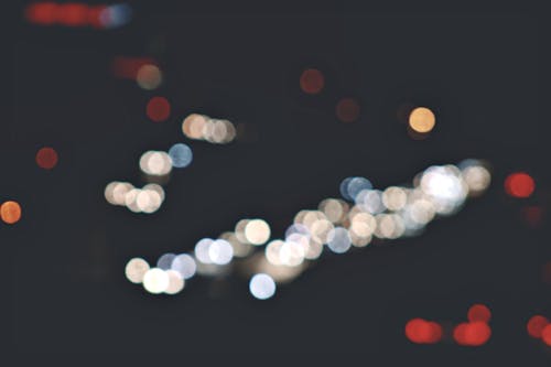 흰색과 빨간색 Bokeh 사진