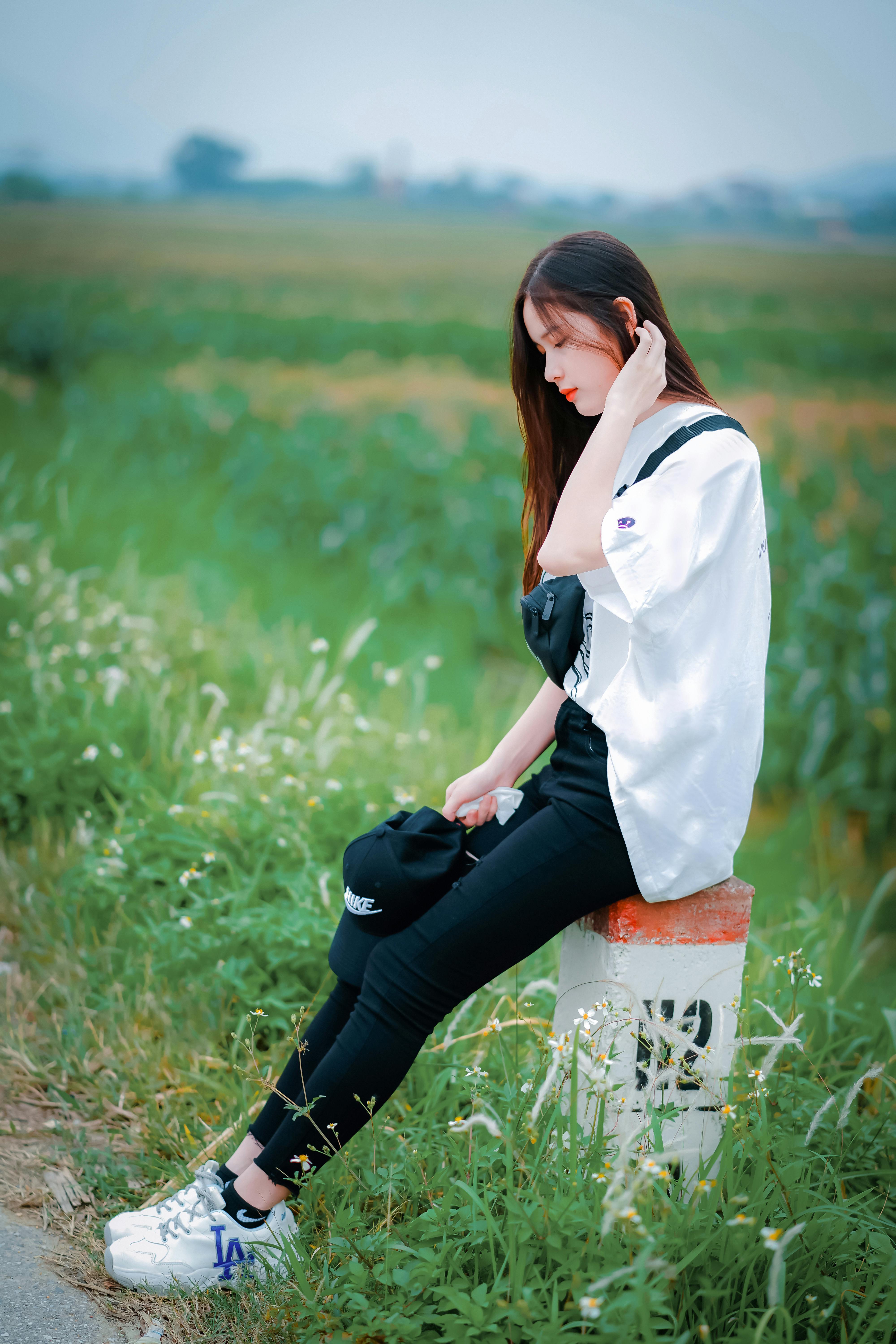 Discover more than 144 white shirt black pants girl best in.eteachers