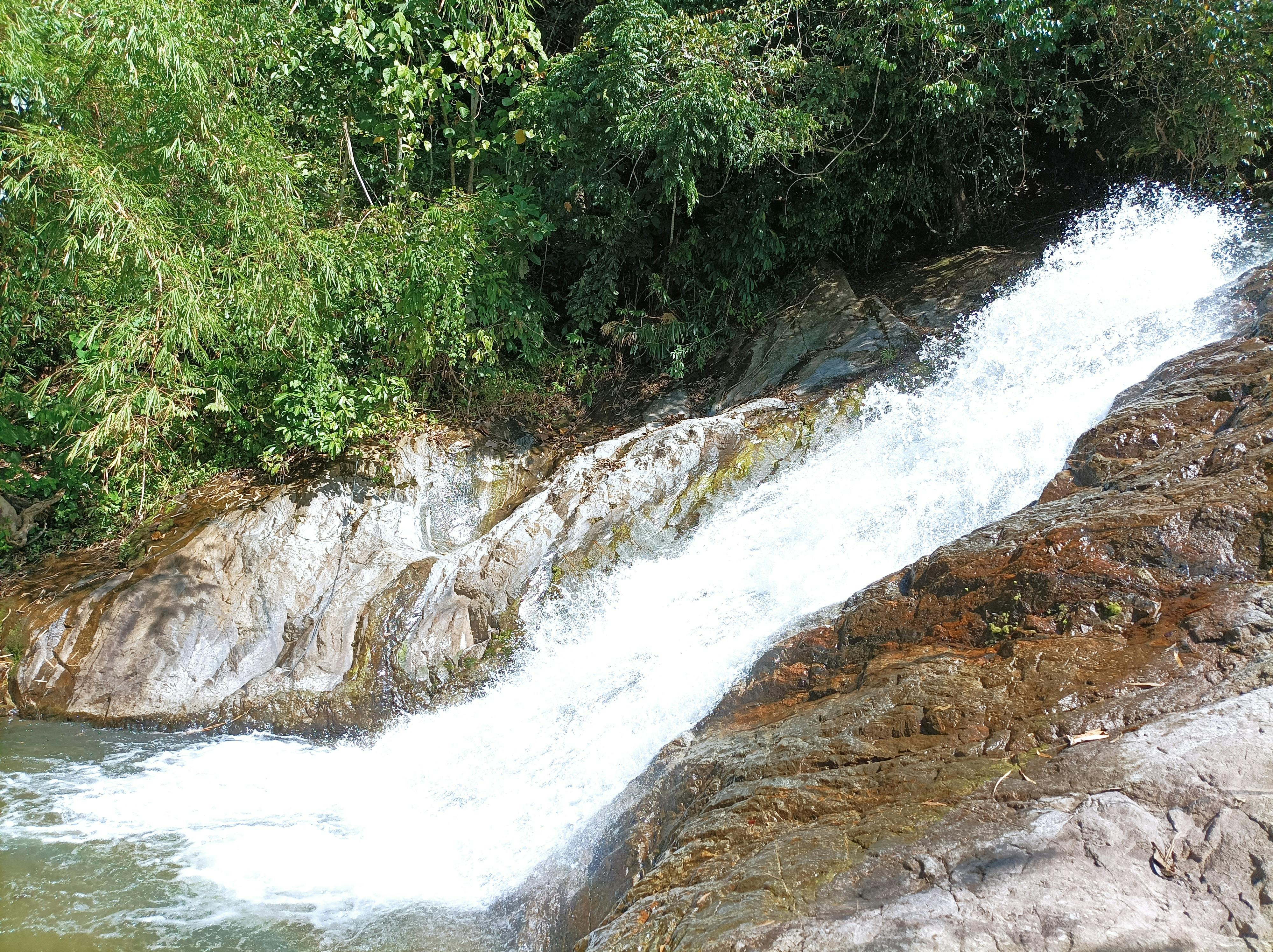 Torre Bayterek en Astaná al atardecer