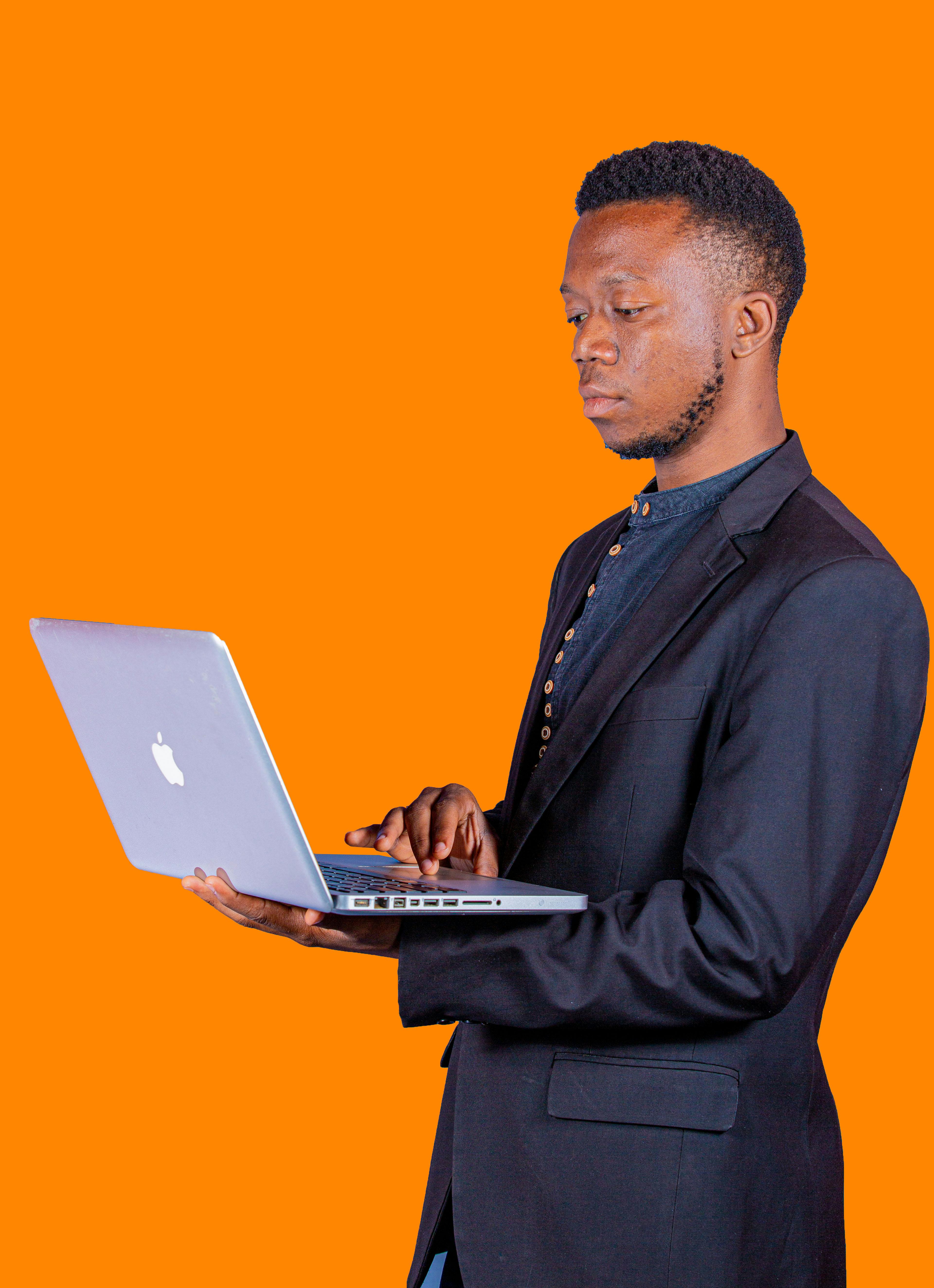 Ilmainen kuvapankkikuva tunnisteilla Afrikka, aikuinen, älykäs työskentely Kuvapankkikuva